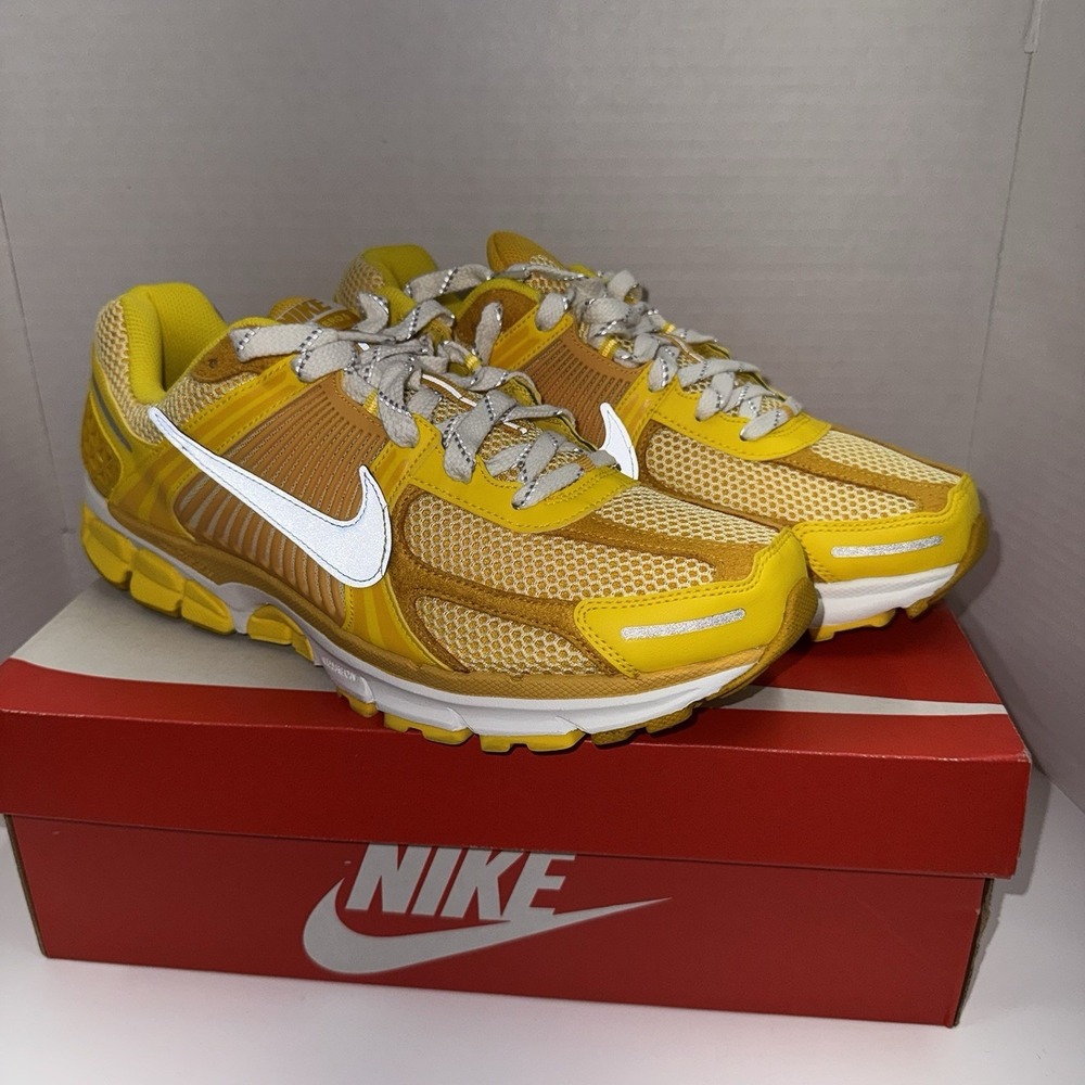 FJ4453-765 Mens Nike ZOOM VOMERO 5 YELLOW OCHRE Shoes Sneakers Size 12.5 US - Picture 2 of 10